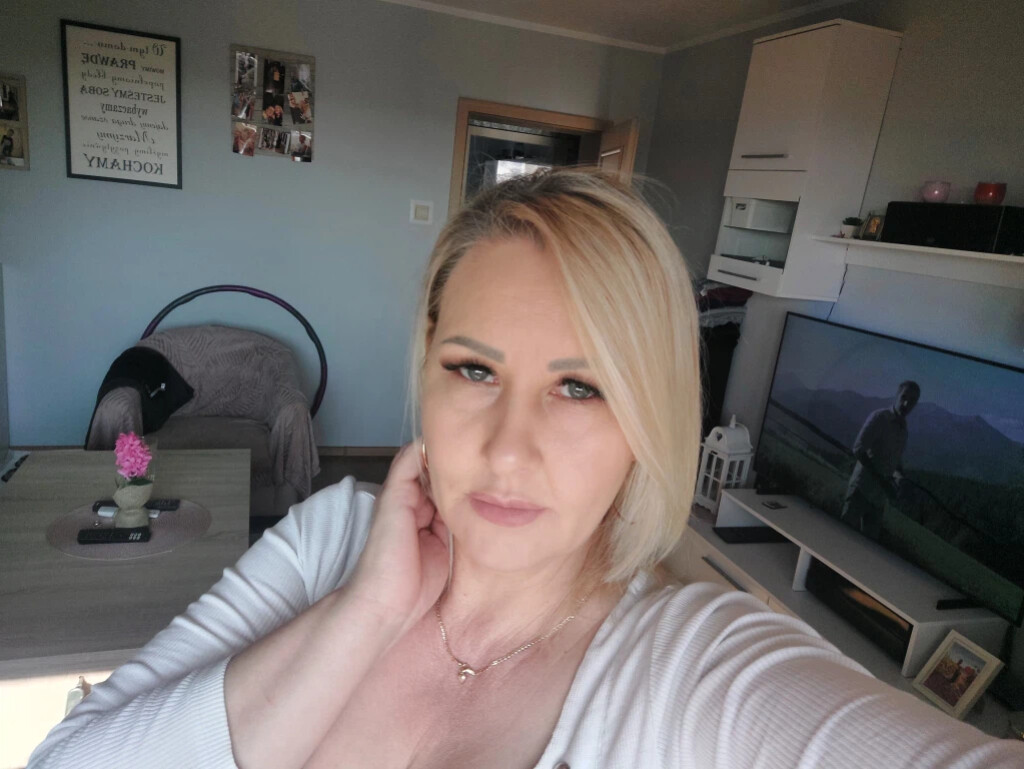 Amateurcam EmillyKiss