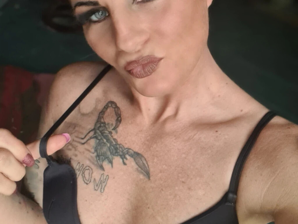 Amateurcam MiaMonez