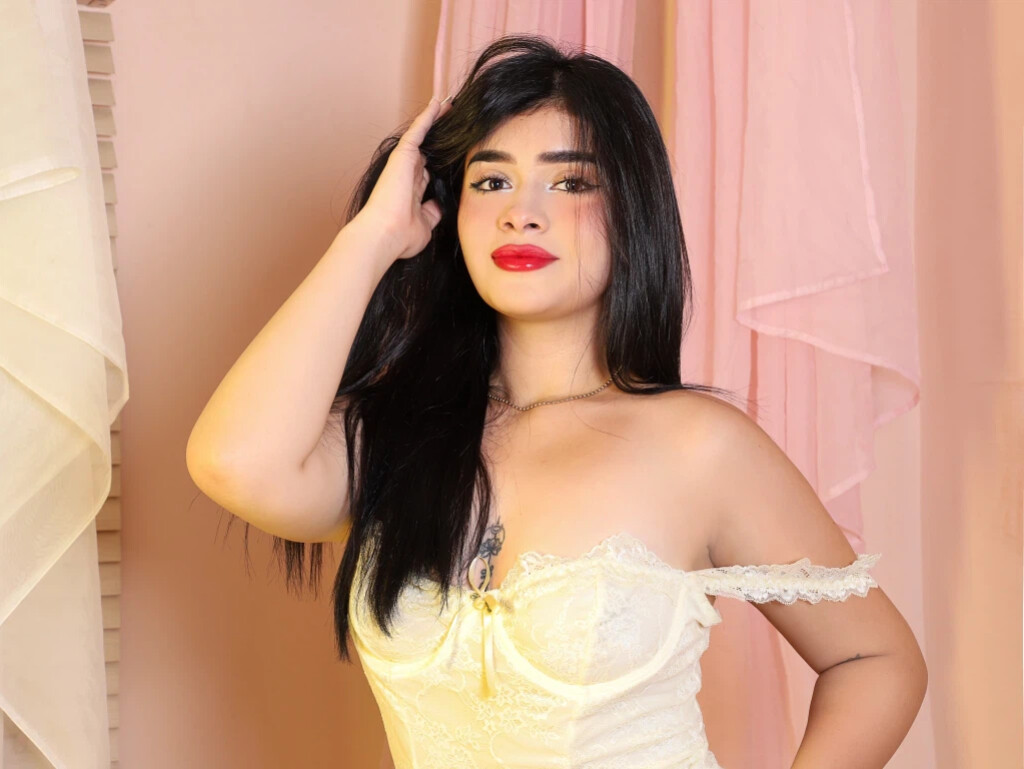 NikkiSuarez
